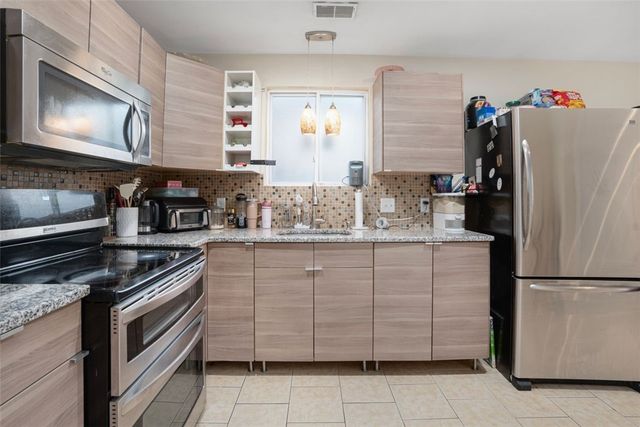 9 Halton Street, Providence, RI 02907