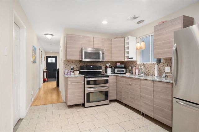 9 Halton Street, Providence, RI 02907