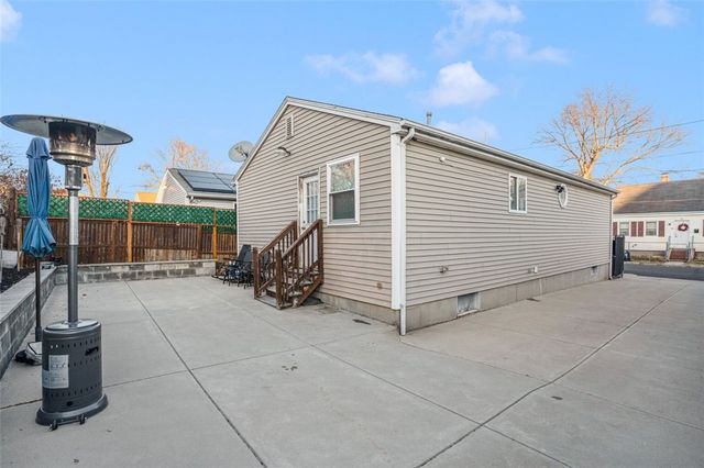 9 Halton Street, Providence, RI 02907