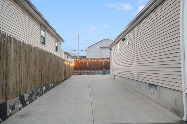 9 Halton Street, Providence, RI 02907