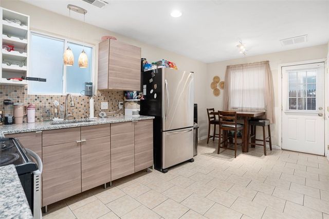 9 Halton Street, Providence, RI 02907