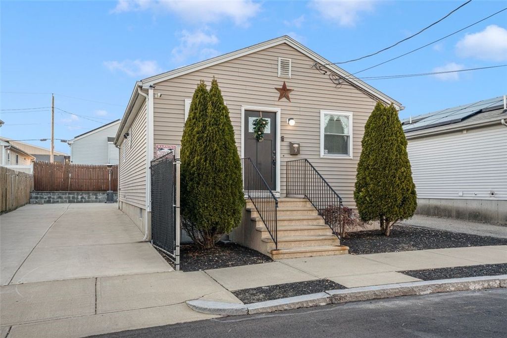 9 Halton Street, Providence, RI 02907