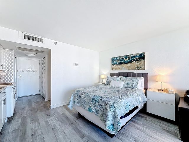 19201 Collins Avenue 636, Sunny Isles Beach, FL 33160
