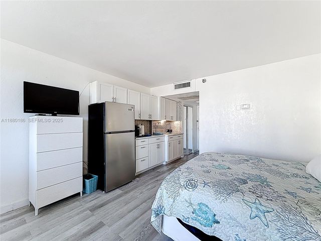 19201 Collins Avenue 636, Sunny Isles Beach, FL 33160