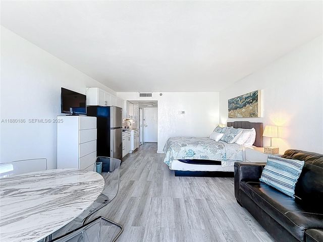 19201 Collins Avenue 636, Sunny Isles Beach, FL 33160