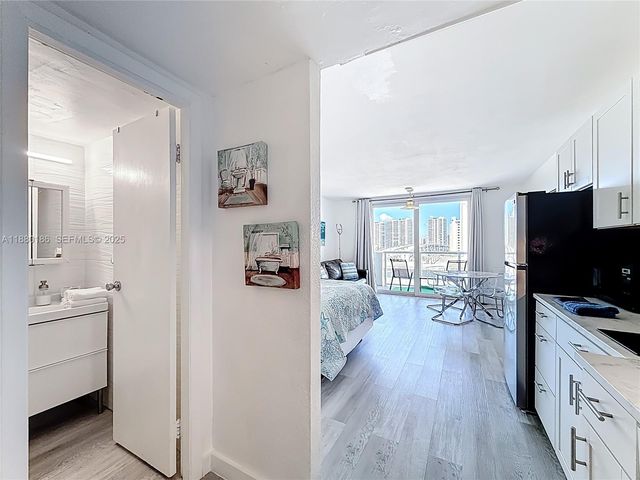 19201 Collins Avenue 636, Sunny Isles Beach, FL 33160