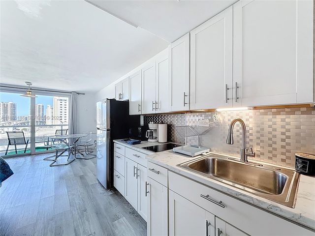 19201 Collins Avenue 636, Sunny Isles Beach, FL 33160