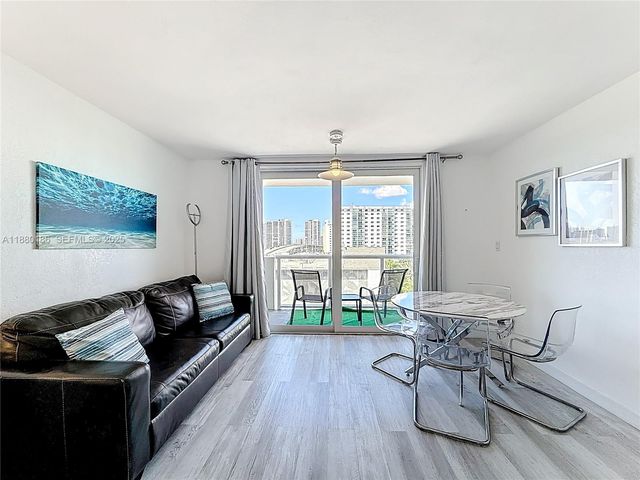 19201 Collins Avenue 636, Sunny Isles Beach, FL 33160