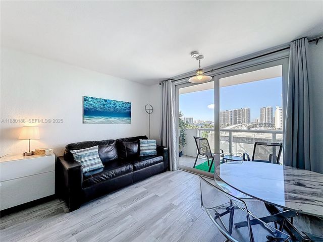 19201 Collins Avenue 636, Sunny Isles Beach, FL 33160