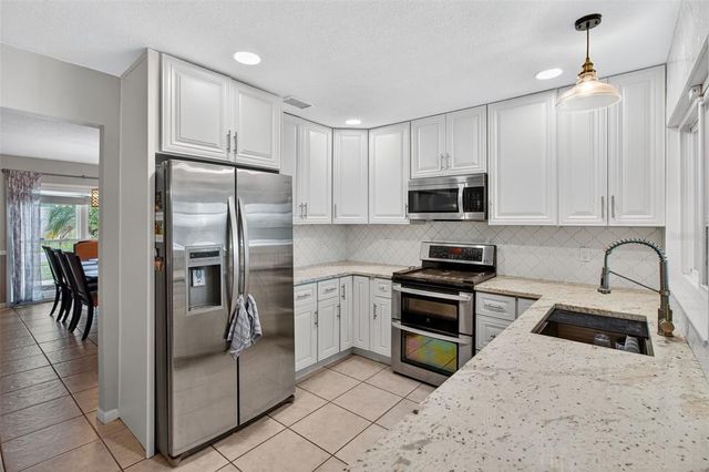 3903 DUNAIRE DRIVE, Valrico, FL 33596