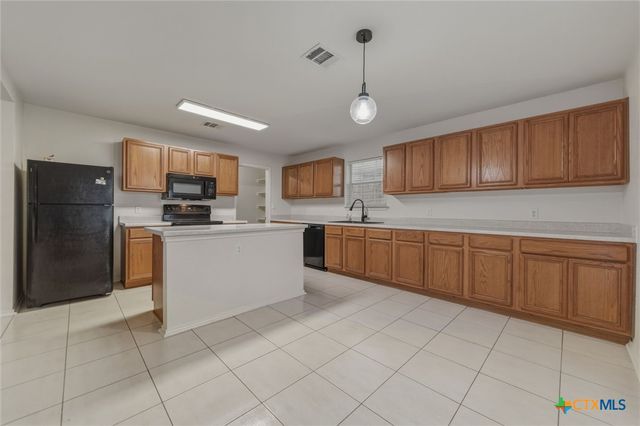 109 Comal Cove, Elgin, TX 78621