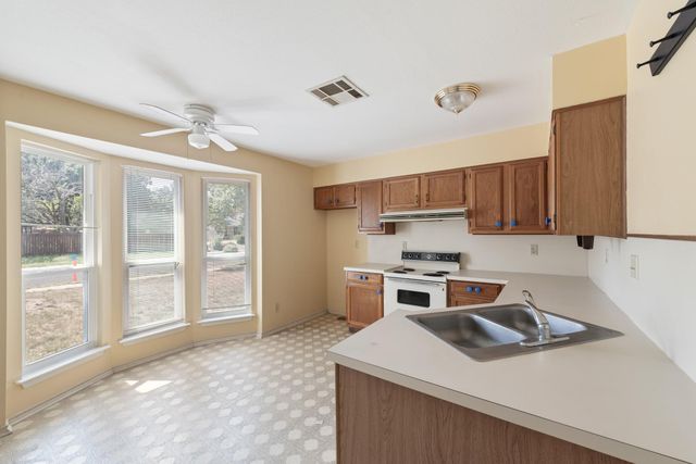 2606 Tumlinson Fort DR, Leander, TX 78641