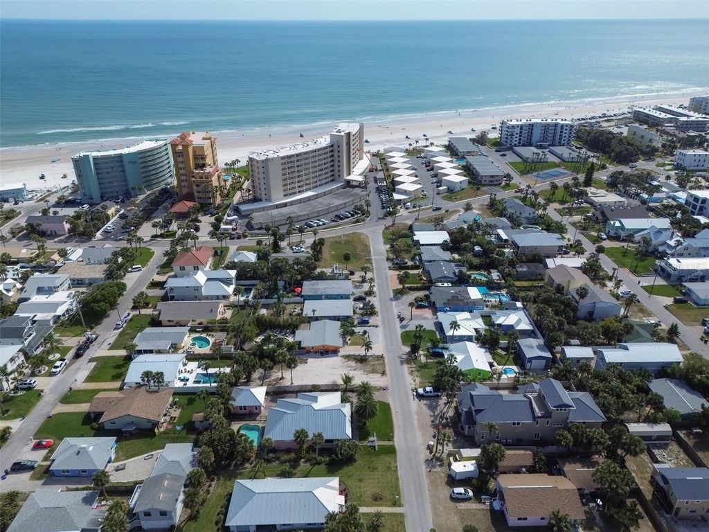 Image 11 of property listing at 306 NORMANDY AVENUE, New Smyrna Beach, FL 32169