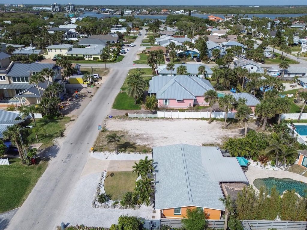 Image 14 of property listing at 306 NORMANDY AVENUE, New Smyrna Beach, FL 32169