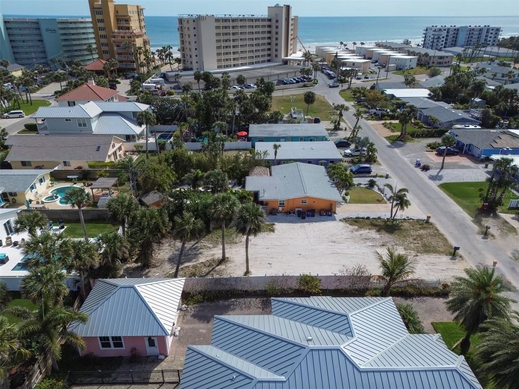 Image 7 of property listing at 306 NORMANDY AVENUE, New Smyrna Beach, FL 32169