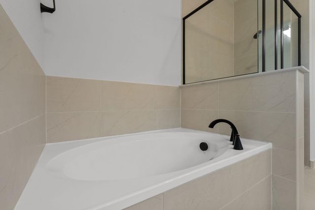 556 Sage Thrasher CIR, Dripping Springs, TX 78620