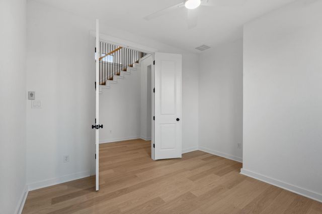 556 Sage Thrasher CIR, Dripping Springs, TX 78620