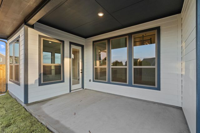 556 Sage Thrasher CIR, Dripping Springs, TX 78620