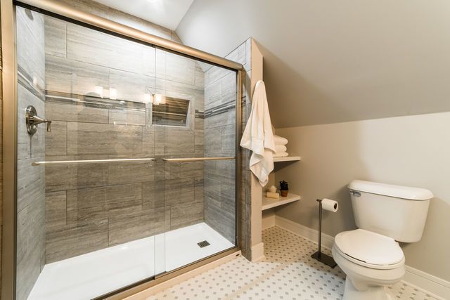 5625 N Menard Avenue, Chicago, IL 60646