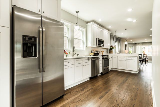 5625 N Menard Avenue, Chicago, IL 60646