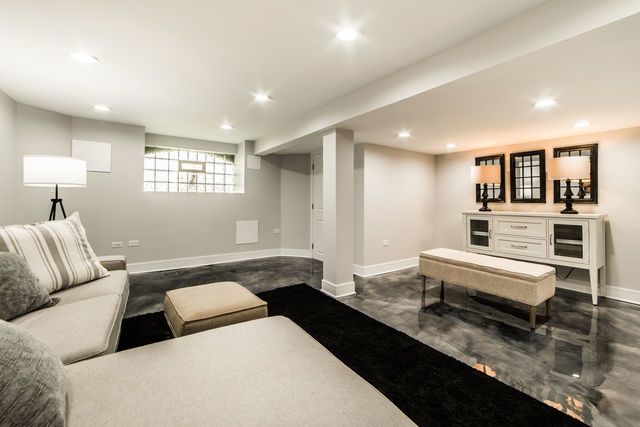 5625 N Menard Avenue, Chicago, IL 60646