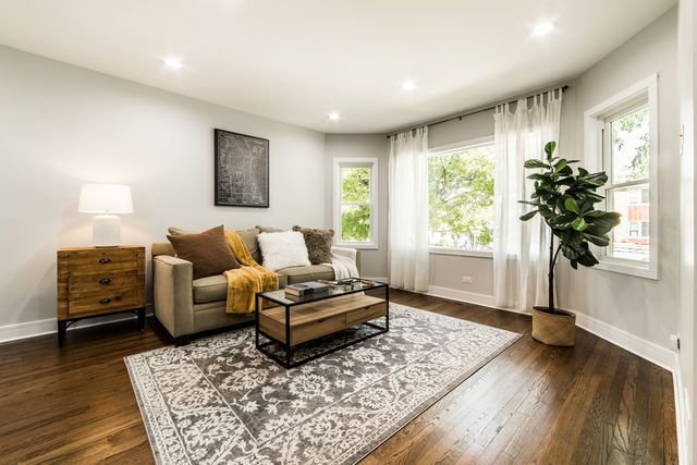 5625 N Menard Avenue, Chicago, IL 60646