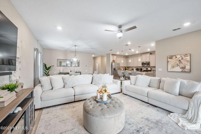 3921 CLOVERDALE Court, Middleburg, FL 32068