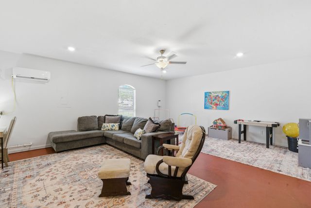 405 Zion Hill Road, Weatherford, TX 76088