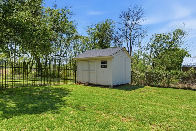 405 Zion Hill Road, Weatherford, TX 76088