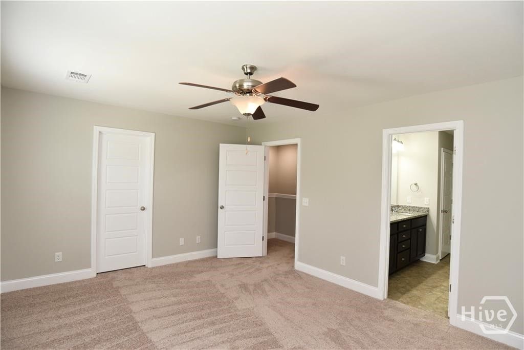 Image 11 of property listing at 20 Parkview Lane, Richmond Hill, GA 31324