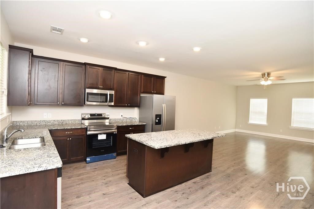 Image 8 of property listing at 20 Parkview Lane, Richmond Hill, GA 31324