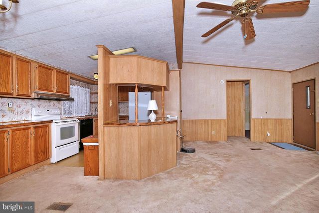 2015 E PENNSYLVANIA AVE, Lebanon, PA 17042