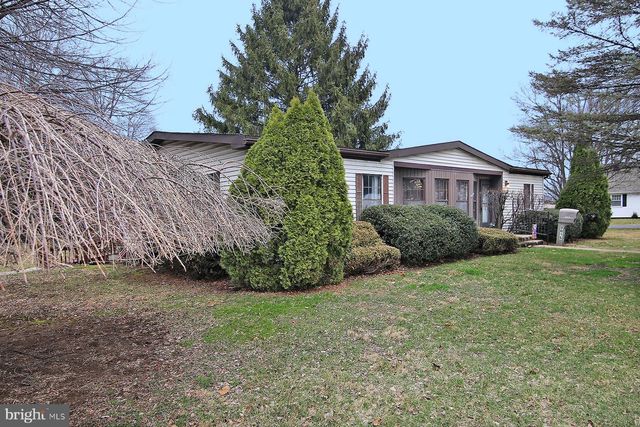 2015 E PENNSYLVANIA AVE, Lebanon, PA 17042