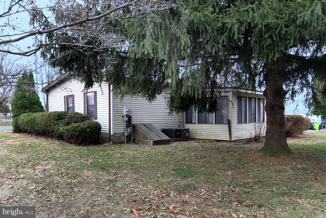 2015 E PENNSYLVANIA AVE, Lebanon, PA 17042