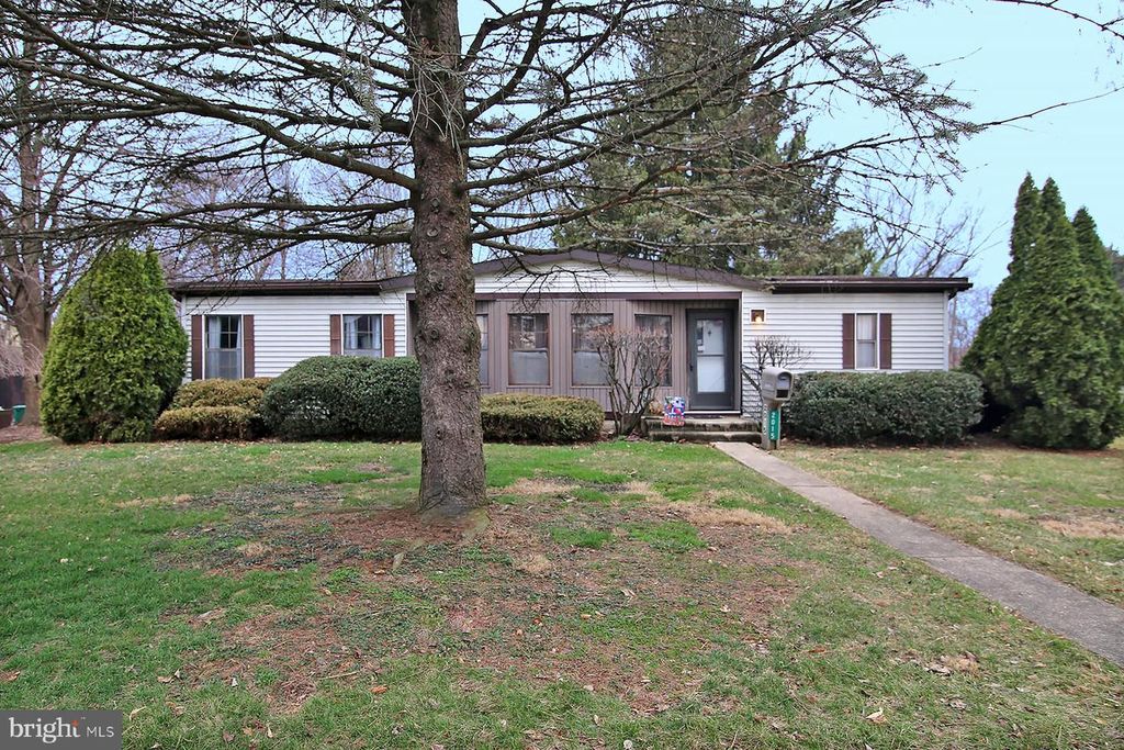 2015 E PENNSYLVANIA AVE, Lebanon, PA 17042