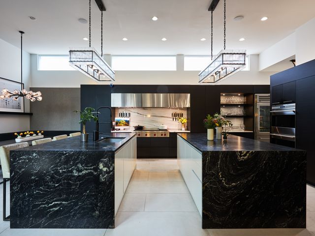 2145 W Mclean Avenue, Chicago, IL 60647