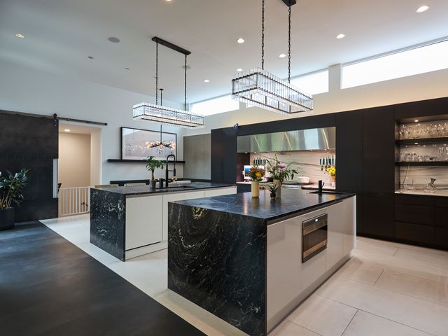 2145 W Mclean Avenue, Chicago, IL 60647