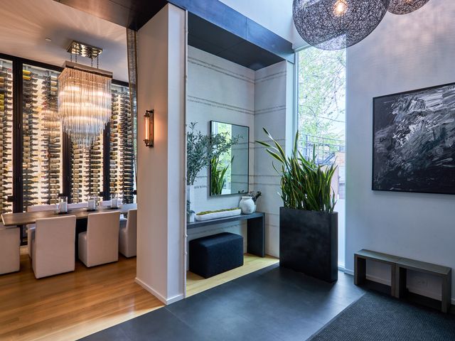 2145 W Mclean Avenue, Chicago, IL 60647