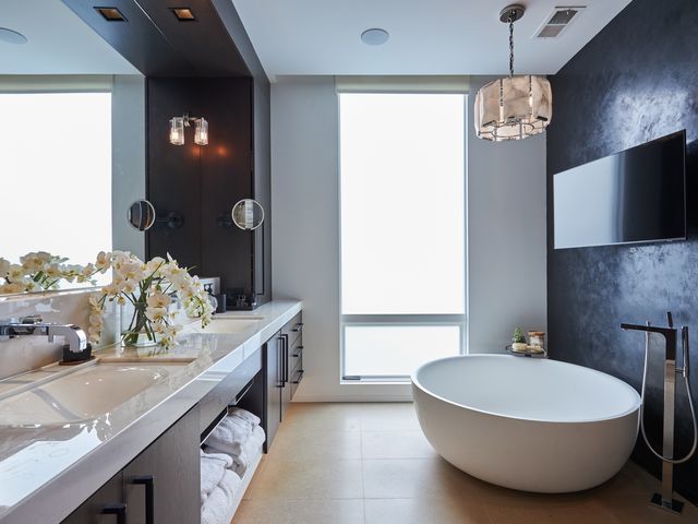 2145 W Mclean Avenue, Chicago, IL 60647