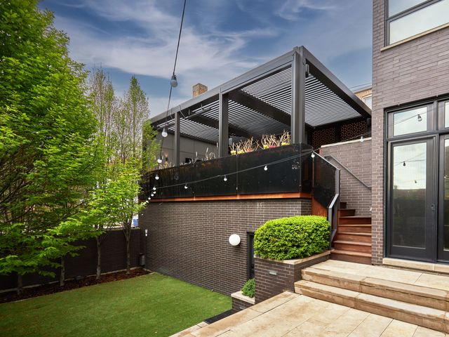 2145 W Mclean Avenue, Chicago, IL 60647