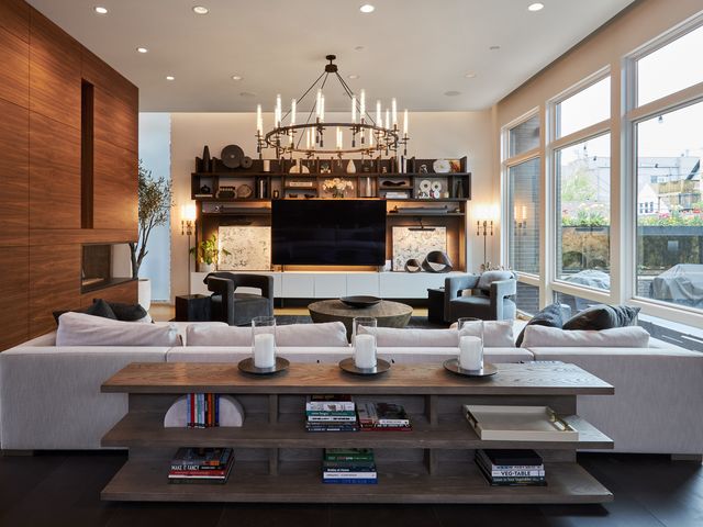 2145 W Mclean Avenue, Chicago, IL 60647