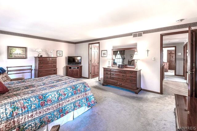 48 Deer Run, Amherst, NY 14221