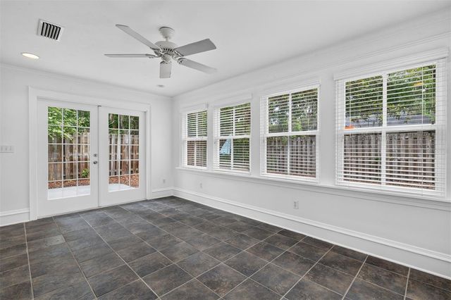 433 SE 7TH STREET, Gainesville, FL 32601
