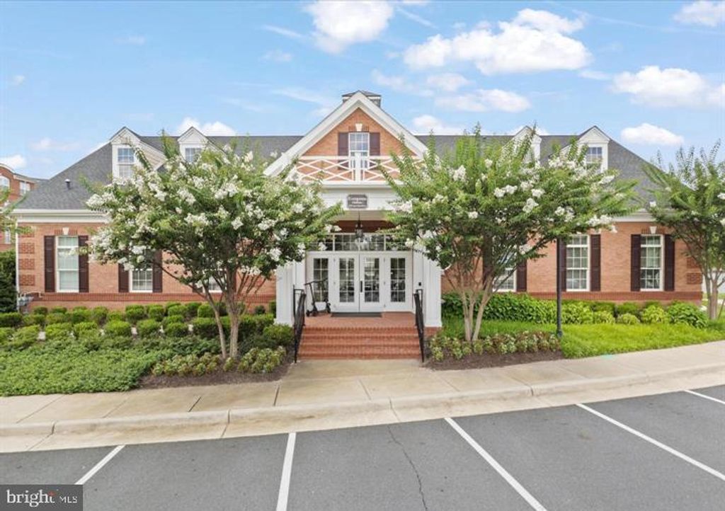 22985 WEYBRIDGE SQ, Ashburn, VA 20148