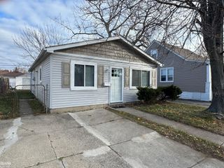 22417 Maxine Street, St Clair Shores, MI 48080