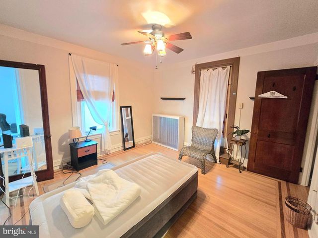 557 HAMILTON ST, Norristown, PA 19401