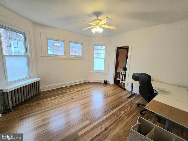 557 HAMILTON ST, Norristown, PA 19401