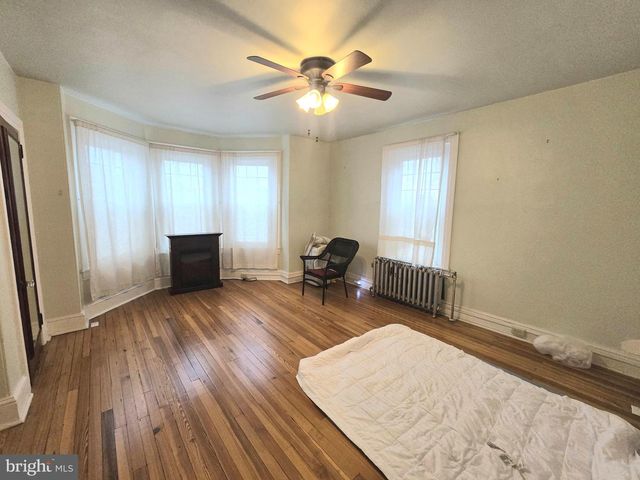 557 HAMILTON ST, Norristown, PA 19401