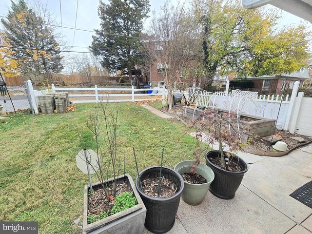 557 HAMILTON ST, Norristown, PA 19401