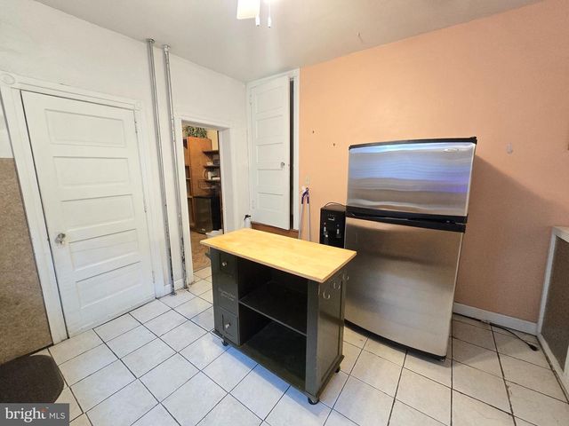 557 HAMILTON ST, Norristown, PA 19401